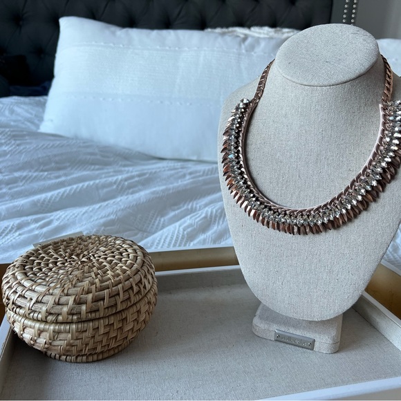 Brand New Stella & Dot Pegasusrose gold crystal necklace - Picture 2 of 2